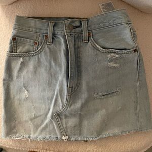 Levi’s brand new denim skirt